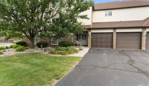 5050 #C Spinnaker Lane Crown Point, IN