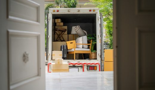 What’s the Best Way to Coordinate Moving and Selling at the Same Time?